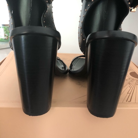 IVY KIRHZNER Women’s VOLT Shoes Black w/ROSE GOLD studs Gladiator Sandals SIZE 8 - Picture 15 of 16